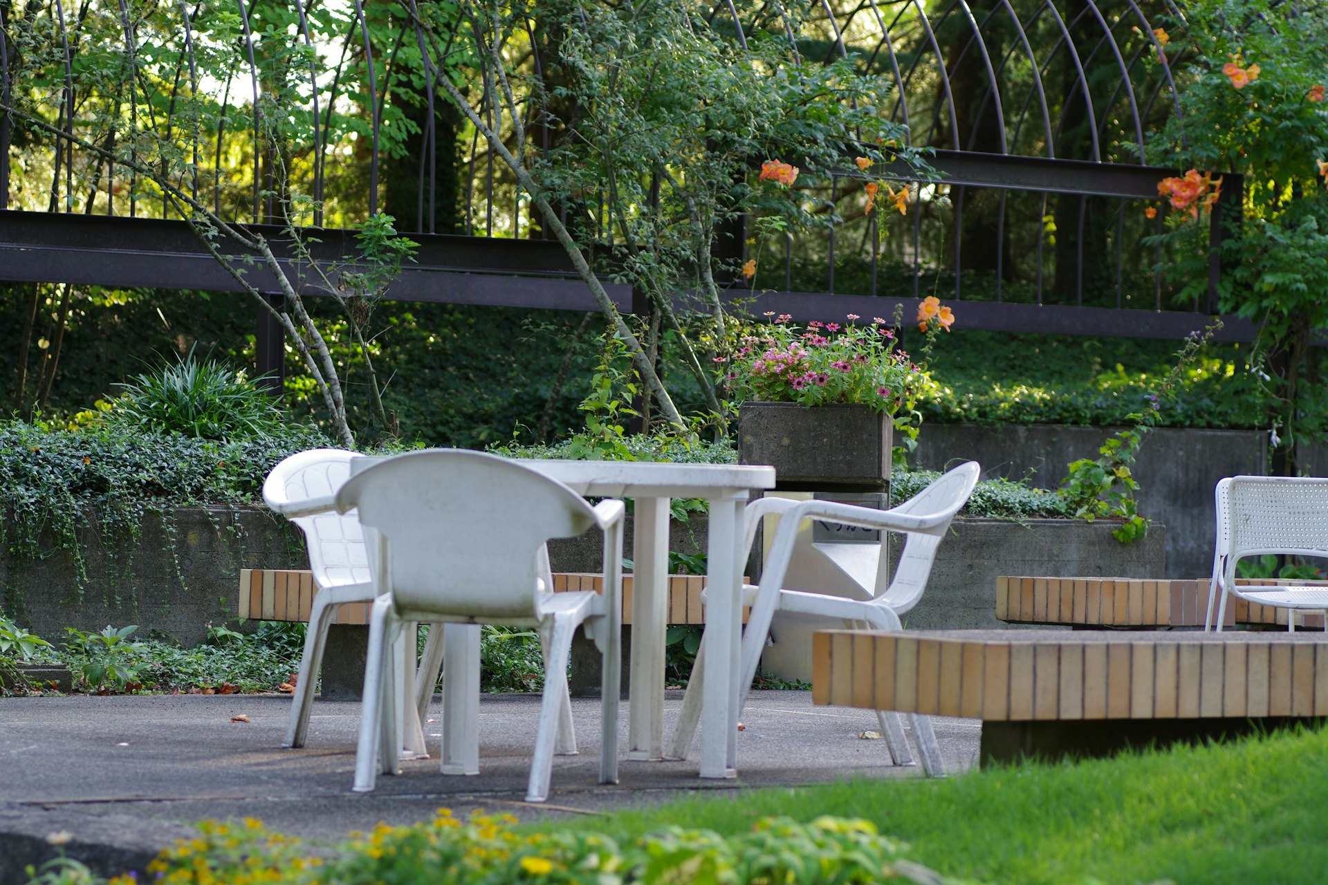 Transform Your Outdoor Space: Upcycled Pallet Garden Furniture Projects for Every Skill Level