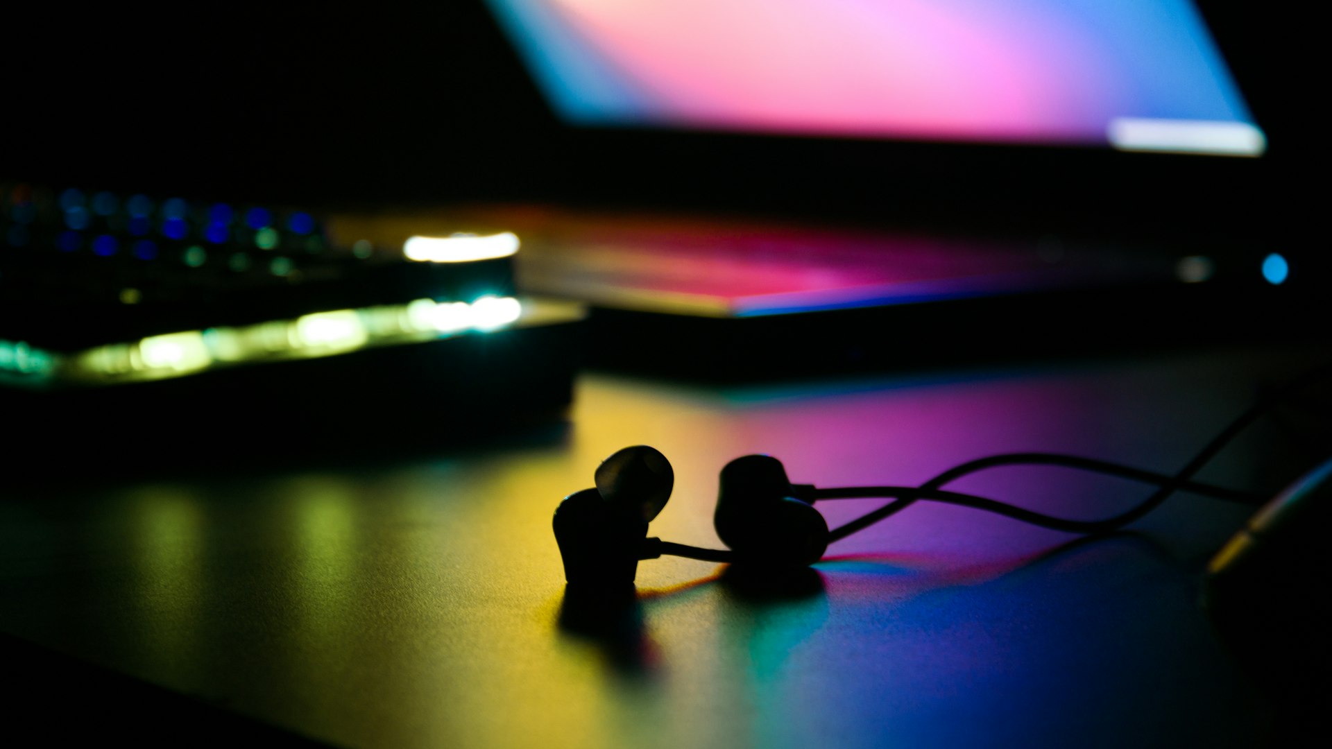 How Soundtracks Shape Emotional Impact and Success in Entertainment Media